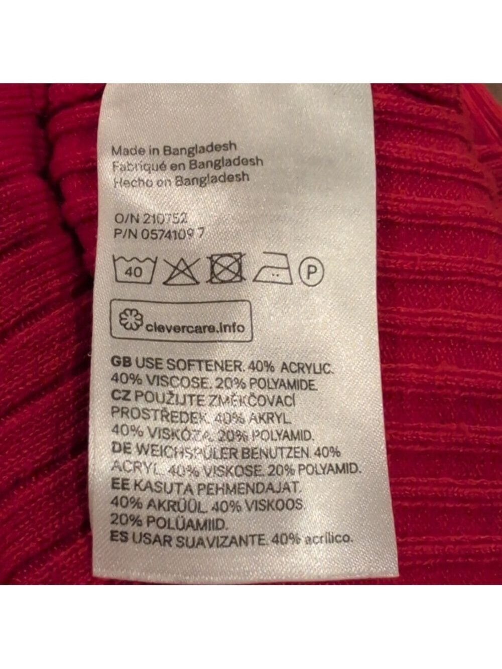 Divided By H&M Red Ribbed Sweater Size Medium. - Picture 6 of 6